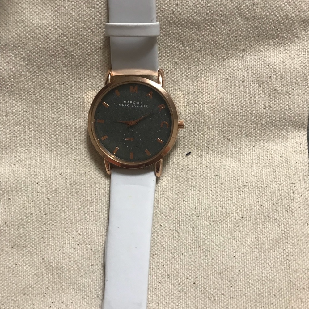 Watch - Picture 2 of 3